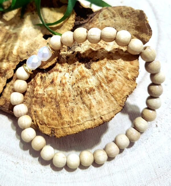 Bracelet en perles de bois naturel mat